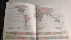 Quick Reference World Atlas trade paperback 1982 Rand McNally illustrated.