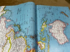 2 Big Atlas Books – (1) Readers Digest and (1) National Geographic *Read