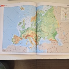 Nystrom The Nystrom Desk Atlas World Atlas Ann M. Martin 2005 PB Like New