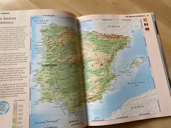 The Kingfisher World Atlas Includes CD Rom – 9780753410936 – Very Good Condition