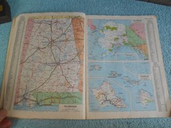 VINTAGE Rand Mcnally 1983 Midsize Road Atlas & TRAVEL GUIDE Paperback 87 PAGES.