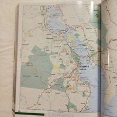 Gregory’s Australia: The Essential Touring Atlas (Paperback, 2005) *As New*