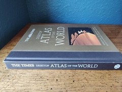 The Times Desktop Atlas of the World (Hardback)
