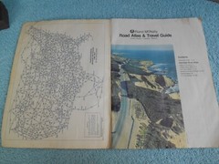 VINTAGE Rand Mcnally 1983 Midsize Road Atlas & TRAVEL GUIDE Paperback 87 PAGES.