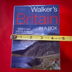 WALKER’S BRITAIN IN A BOX – best WALKING GUIDE on pocketable CARDS – sealed NEW