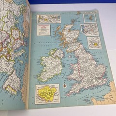 1967 Hammond’s Space-Age World Atlas Paperback w/ Planets Moons Sun 12 x 9.5″