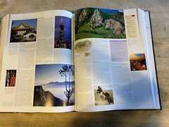 EUC The World Atlas Earth Concise — Coffee Table Book HARDCOVER 2008 Maps **