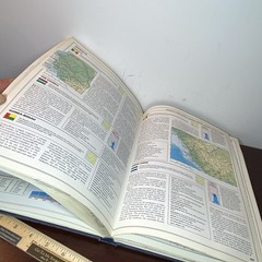 Oxford Encyclopedic World Atlas 1995 Hardcover 2nd Edition Hardcover Reference