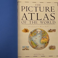 Discovery Toys Illustrated Atlas by Brian Delf – Picture Atlas of the World Book