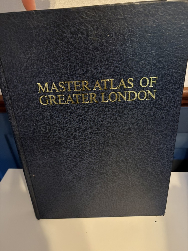 Master Atlas of Greater London 1980s Vintage Leather look Hardback map book