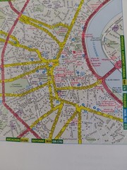 Philips Big Road Atlas Europe 2018 with city detail and travel tips