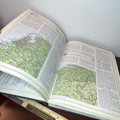 Oxford Encyclopedic World Atlas 1995 Hardcover 2nd Edition Hardcover Reference