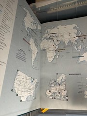 National Geographic Atlas of the World Seventh Edition Very Good Condition Large