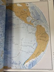 Illustrated Atlas of the World by Robert Dolezal, Of Readers Digest Editors,…