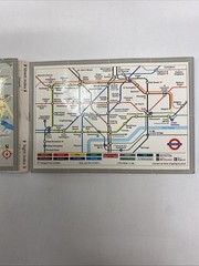 LONDON Berlitz Pocket MapGuide Sheet map, folded Pop Out Novelty
