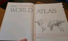 Hammond Gold Medallion World Atlas by Hammond World Atlas Corporation Staff…