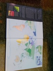 The Illustrated World Atlas Barnes & Noble Books 2004 – Very Good