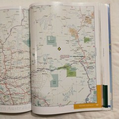 Gregory’s Australia: The Essential Touring Atlas (Paperback, 2005) *As New*