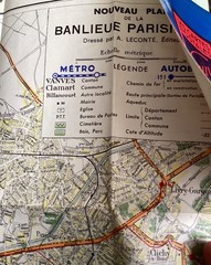 Vintage Pocket Map Of Paris Edited By A.Leconte 20 Arrondissements 80 Quarters