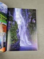 New Zealand, Discover Atlas & Guide by Donna Blaber Hema, Hardcover Book 2008