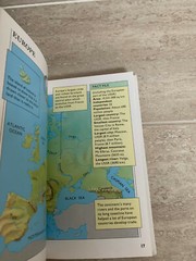 Kingfisher Picture Pocket Atlas – Hardback 1991 Edition, Rare in this condition