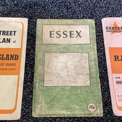 Bundle of 10 old road maps, Street Plans, Tourist Maps etc