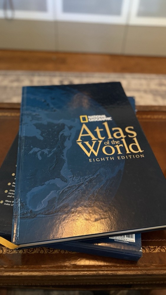 National Geographic Atlas of the World Eighth Edition Hardcover GREAT Condition