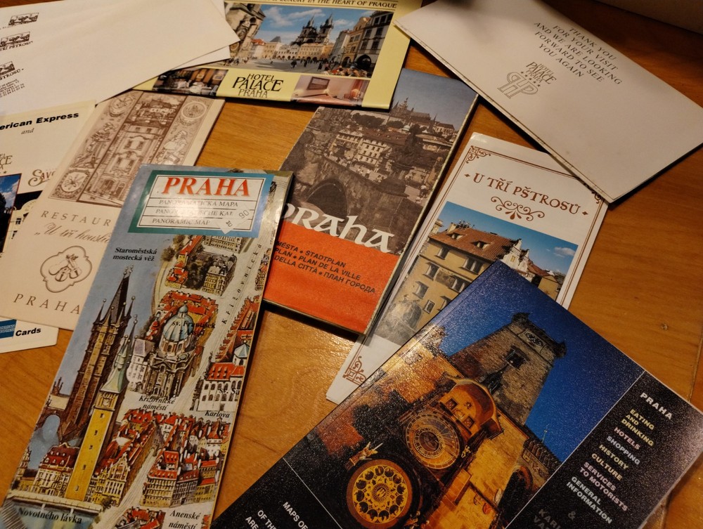 maps LOT OF EPHEMERA guides Prague castle PRAHA 1990’s hotel Pamphlets Tourist