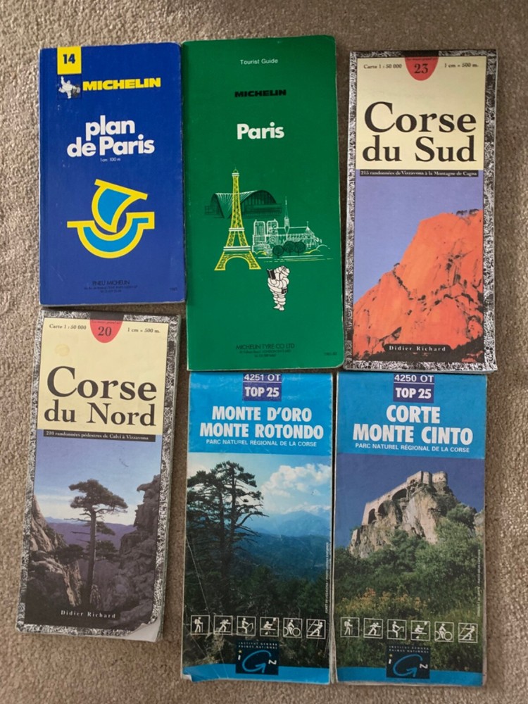 4 x Maps Of France Regions And 2 x Guide Books Of Paris