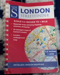 WH SMITH LONDON STREETFINDER MAP – 1999 – 268 PAGES RING BOUND