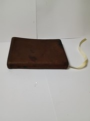 ATLAS The Traveler’s Atlas A Geographic Handbook c1997 Suede Cover BROWN 4×6″