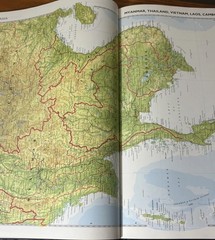 Collins Atlas of the World 2003 Hardcover Maps Geography 15×11 Book EUC