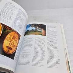 Gregory’s Australia: The Essential Touring Atlas (Paperback) 2nd Edition