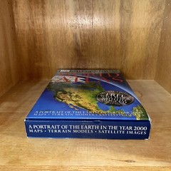 DK Millennium World Atlas: A Portrait of the Earth in the Year Big 2000 – GOOD
