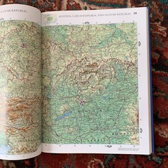 The Royal Geographical Society Essential World Atlas Philip’s COFFEE TABLE BOOK