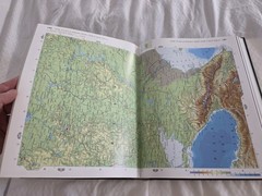 🌍Oxford Atlas of the World 16th Ed 2009 Philips Maps Hardcover📚