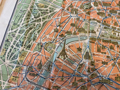 Map and Guide to Paris and Environs Fuhrer Guilmin (1940?)