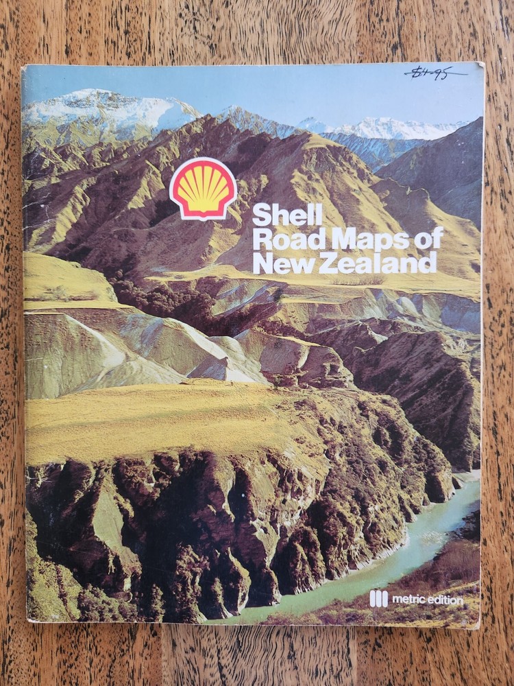 1973 SHELL Road Maps of New Zealand, 2nd Edition, Vintage Paperback Collectable