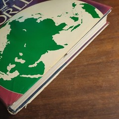 Collins Atlas of the World Williams Collins and Sons Hardcover Dust Jacket 1983