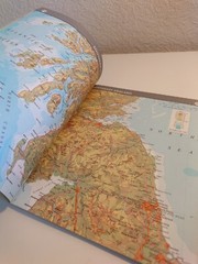 Collins Essential Atlas 1979 Revised Edition Vintage Educational Book