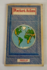 George Phillip Pocket Atlas Harold Fullard – 1979 Vintage Illustrated Paperback