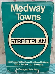 Thames Estuary OS 178 (1986) & Medway Towns Streetplan Map. Travel, Explore