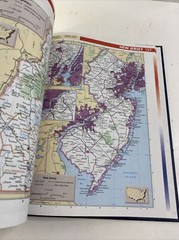 Funk and Wagnalls World Atlas – Funk and Wagnalls Staff (1996, Hardcover)