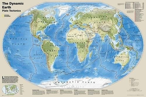 THE DYNAMIC EARTH, PLATE TECTONICS [LAMINATED] (NATIONAL By National Geographic
