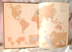 VINTAGE CAPPELENS INTERNASJONALE ATLAS – HARDCOVER 1981 (NORWEGIAN LANGUAGE)