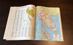 Vintage 1987/1988 Newsweek Presents The Hammond World Atlas – Hammond Maps Book