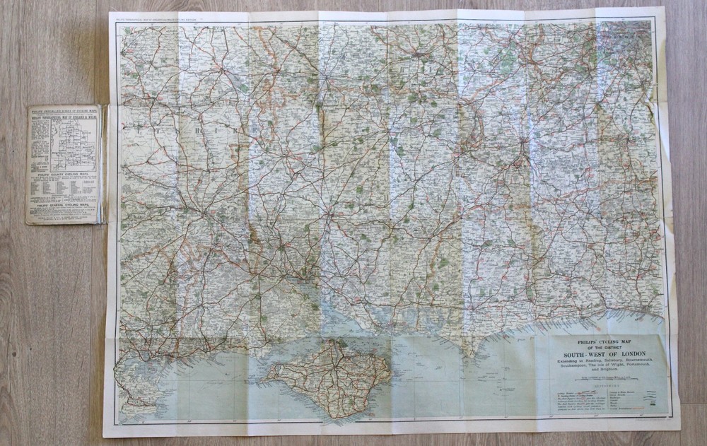 District SOUTH WEST of LONDON Fold Out Colour Cloth Map Philips Cycling Edition