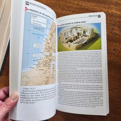 Holman QuickSource Bible Atlas with Charts and Biblical Reconstructions