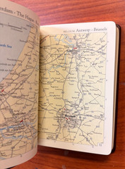 THE TRAVELER’S ATLAS: A GEOGRAPHIC HANDBOOK – 2007 – Graphic Images- Leather