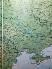 2003 World Atlas Rand McNally Premier HARDCOVER RUSSIA UKRAINE